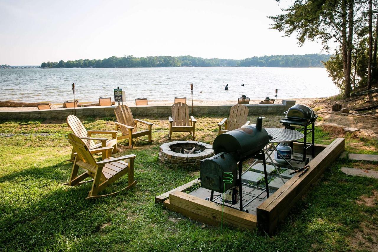 New Waterfront Cabin On The Large Sundeck #24 Cabin Villa Lake Wylie Exterior photo